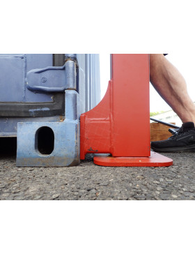 MARTINETTO DI SOLLEVAMENTO PER CONTAINER CON AGGANCIO AI BLOCCHI D'ANGOLO ISO 1161