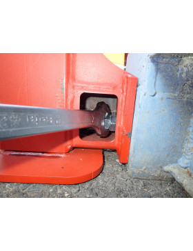 MARTINETTO DI SOLLEVAMENTO PER CONTAINER CON AGGANCIO AI BLOCCHI D'ANGOLO ISO 1161