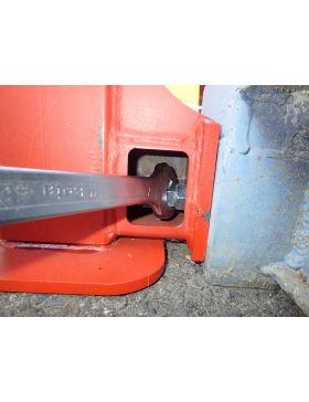 MARTINETTO DI SOLLEVAMENTO PER CONTAINER CON AGGANCIO AI BLOCCHI D'ANGOLO ISO 1161