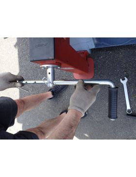 MARTINETTO DI SOLLEVAMENTO PER CONTAINER CON AGGANCIO AI BLOCCHI D'ANGOLO ISO 1161