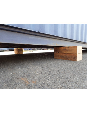 MARTINETTO DI SOLLEVAMENTO PER CONTAINER CON AGGANCIO AI BLOCCHI D'ANGOLO ISO 1161