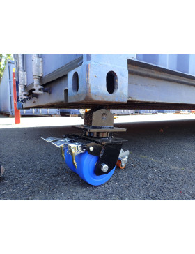 MARTINETTO DI SOLLEVAMENTO PER CONTAINER CON AGGANCIO AI BLOCCHI D'ANGOLO ISO 1161