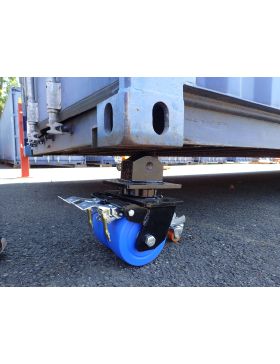 MARTINETTO DI SOLLEVAMENTO PER CONTAINER CON AGGANCIO AI BLOCCHI D'ANGOLO ISO 1161